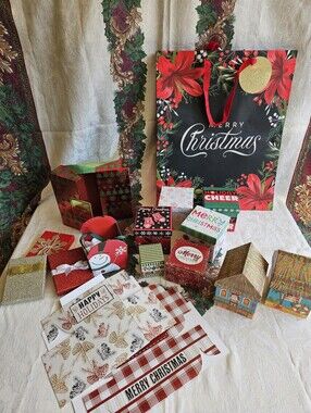 Holiday Gift Box Set Of 15 - Red & Green Christmas Packaging